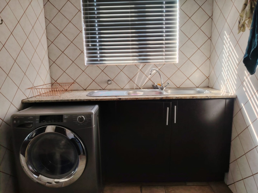 3 Bedroom Property for Sale in Pentagon Park Free State